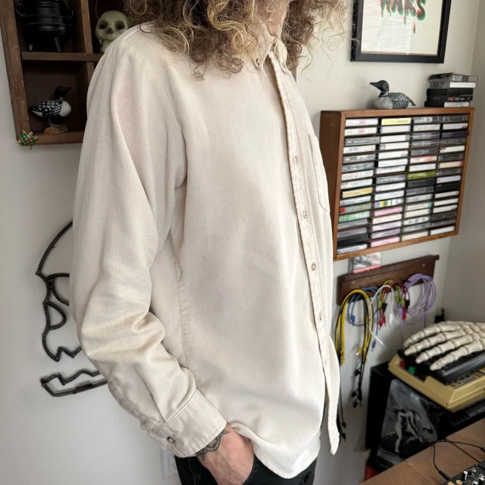๐ SOLD ๐ Vintage 80s Eddie Bauer Pinwale Corduroy Long Sleeve Button Down ~ S - Picture 4 of 9